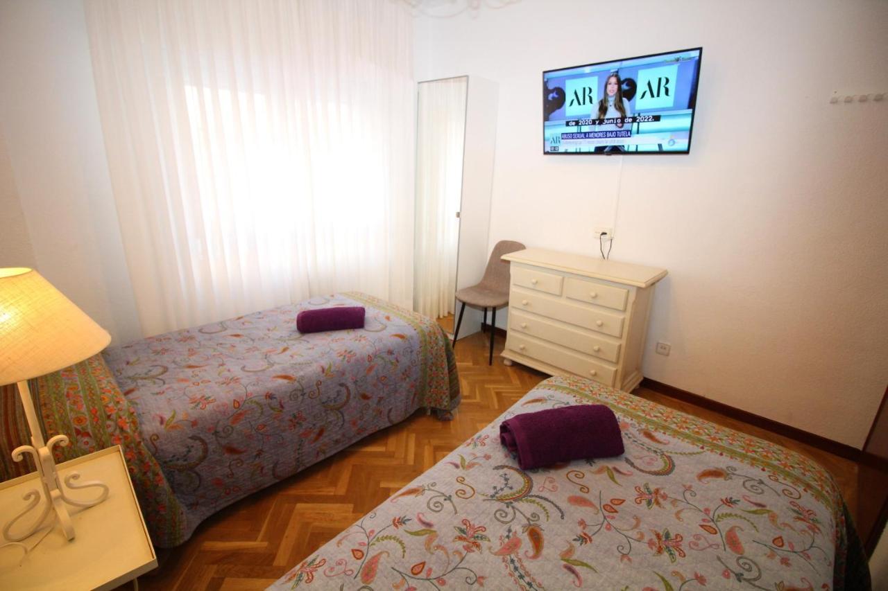 Ferienwohnung Alojamiento Adelfas Madrid Exterior foto